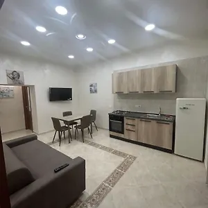 Dora House Valentino Apartamento Nápoles